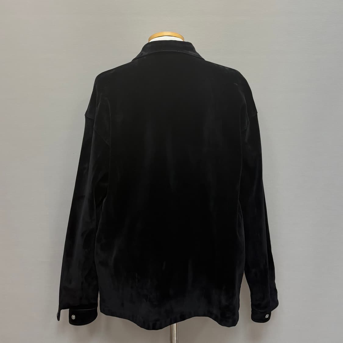 프라다  삼각로고 벨벳 오버셔츠 ( 105 ) 상품이미지2