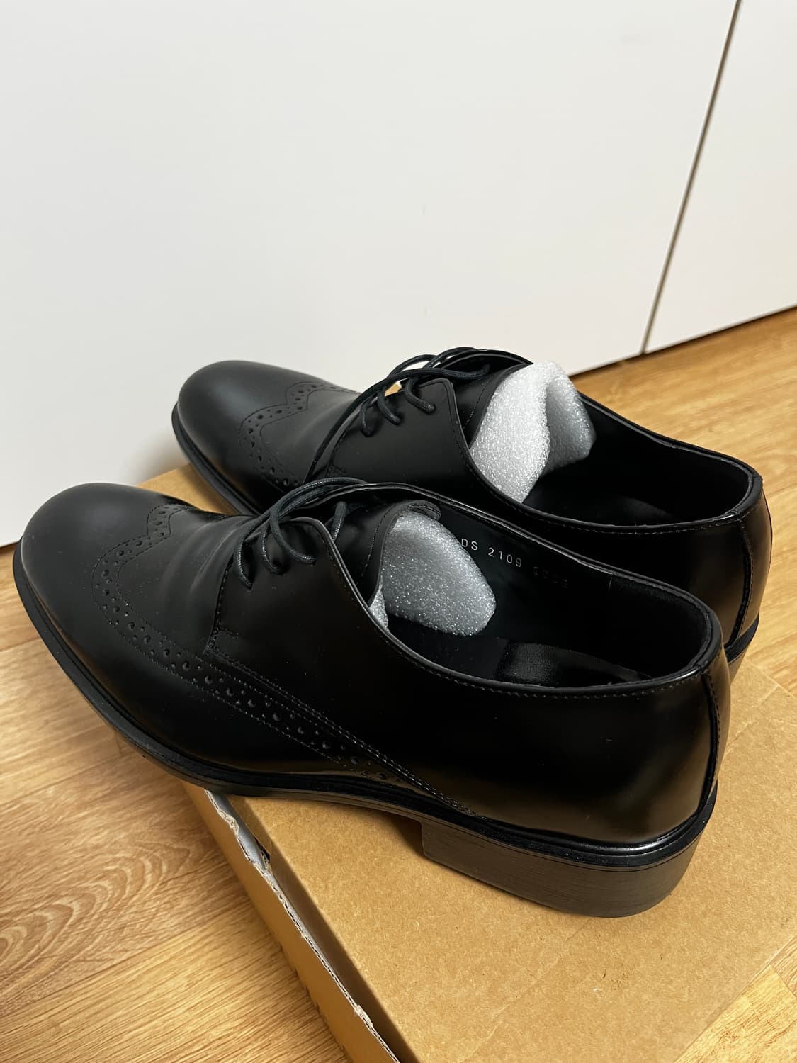 [새 제품]더스팅 남성 윙팁 구두 상품이미지2