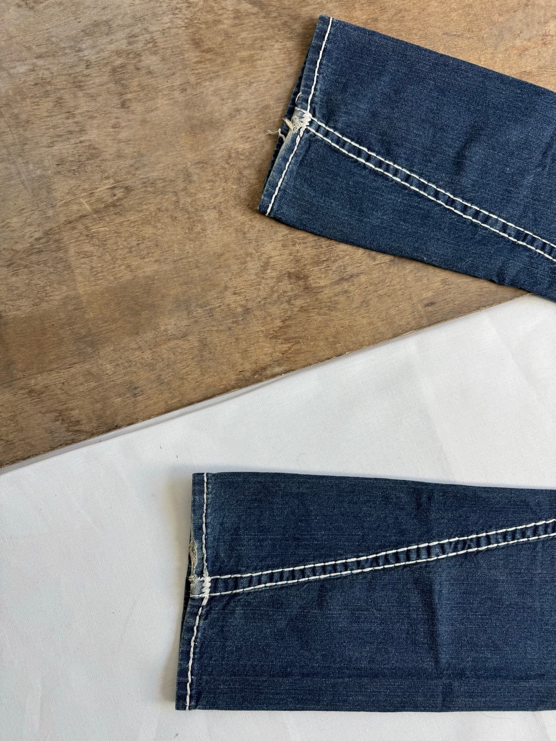 truereligion 트루릴리젼 조이 로우라이즈 부츠컷 팬츠 (화이트) 상품이미지6