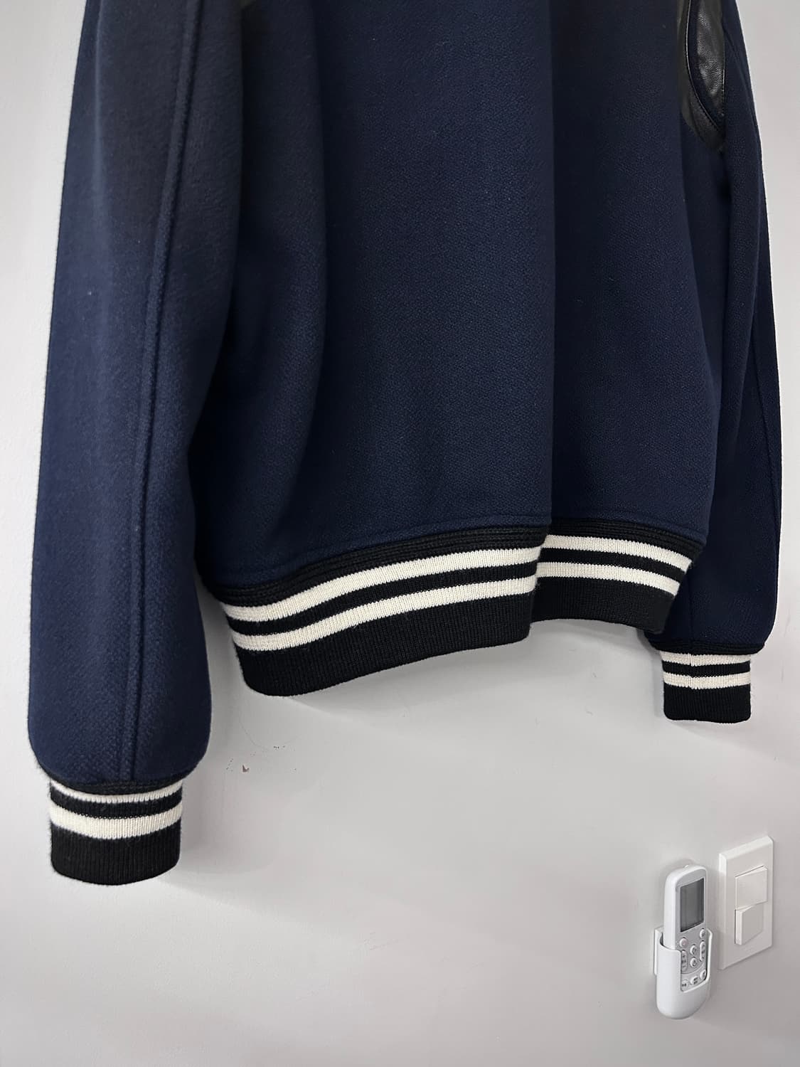 생로랑 14fw 에디 레더 판넬 바시티 자켓 상품이미지6