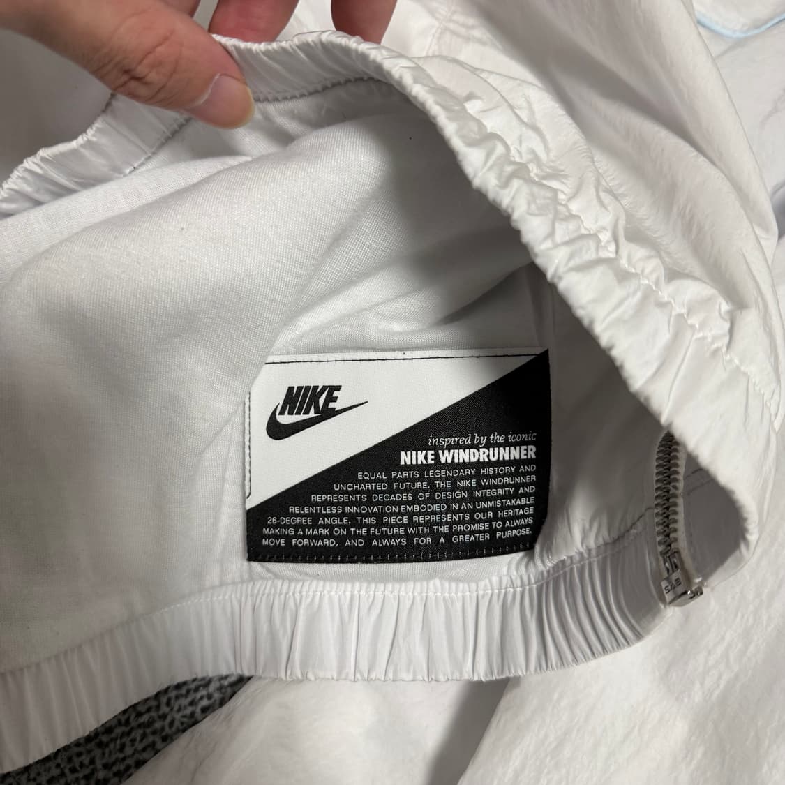 나이키 윈드러너 바람막이 자켓 우먼스 L 화이트 상품이미지4