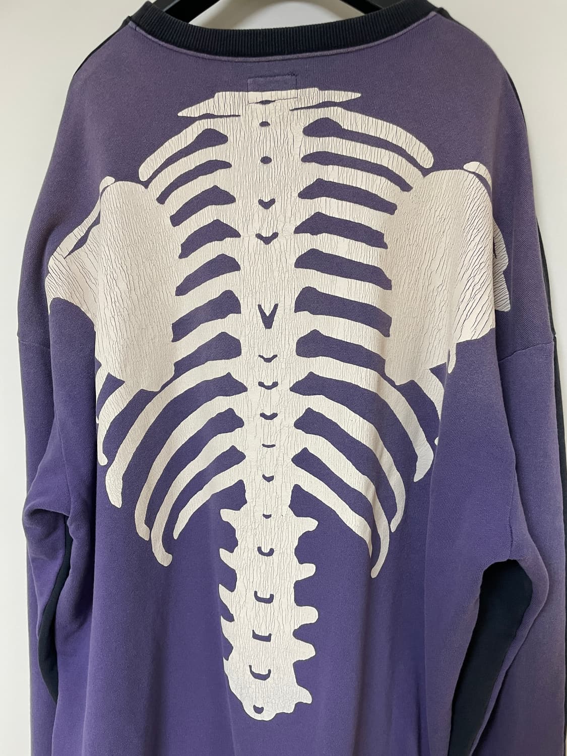 캐피탈 투톤 본 스웻 셔츠  상품이미지1