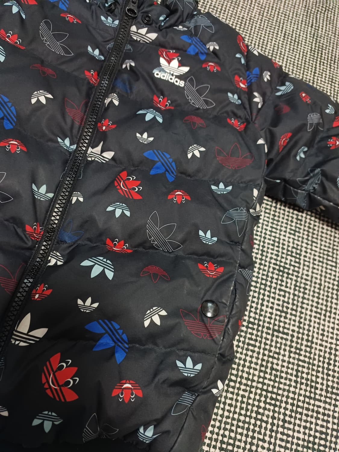 아디다스 오리털 트레포일패턴 패딩(3-4세용)
 상품이미지7