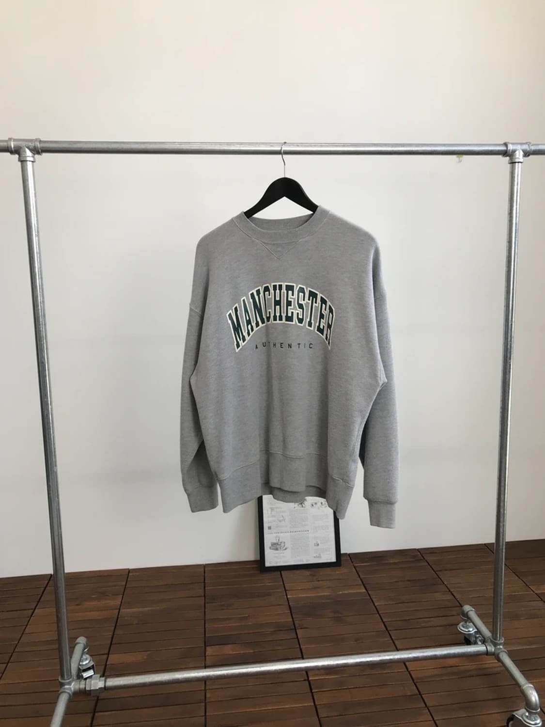 Discoat Manchester Logo Sweatshirt 상품이미지3