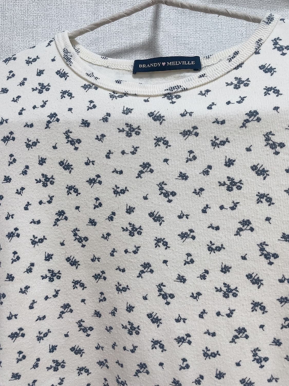 브랜디멜빌 플로럴 크림 네이비 꽃무늬 티셔츠 반팔 탑 상품이미지2