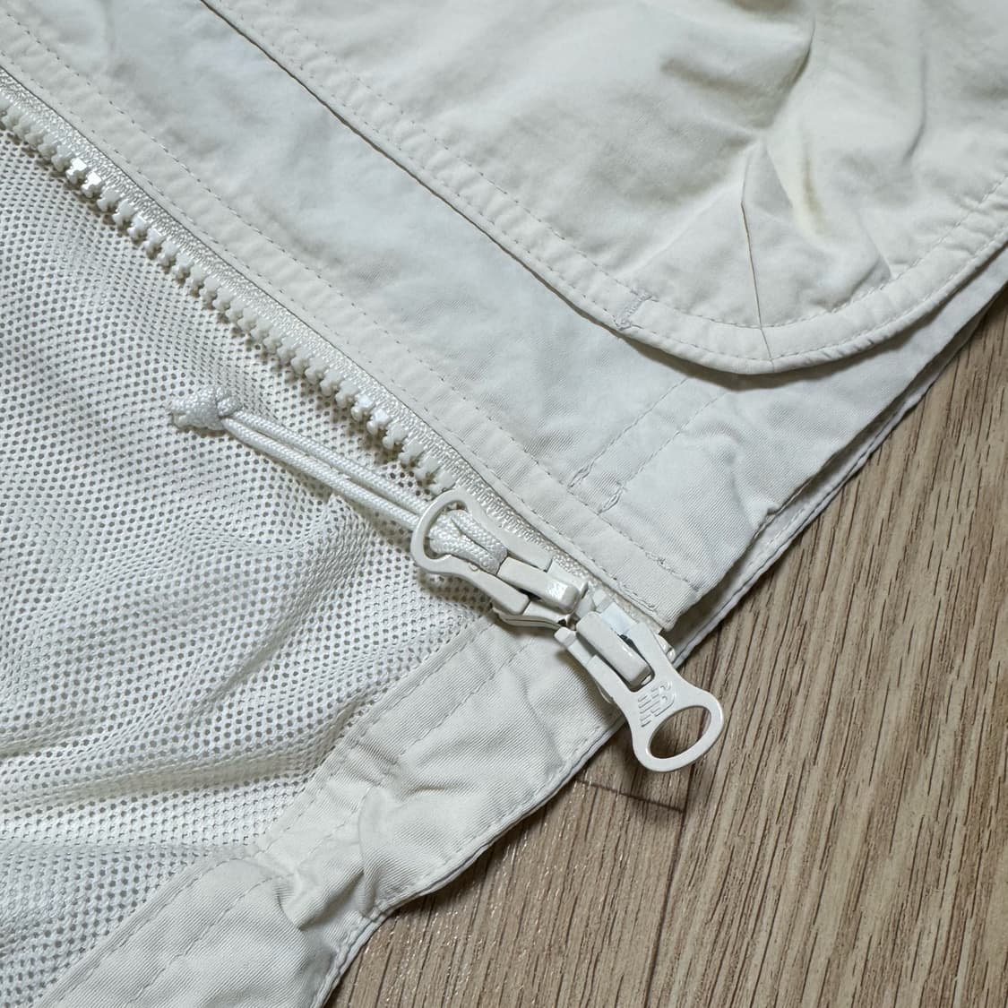 뉴발란스 나일론 런닝 바람막이 100 L 상품이미지8