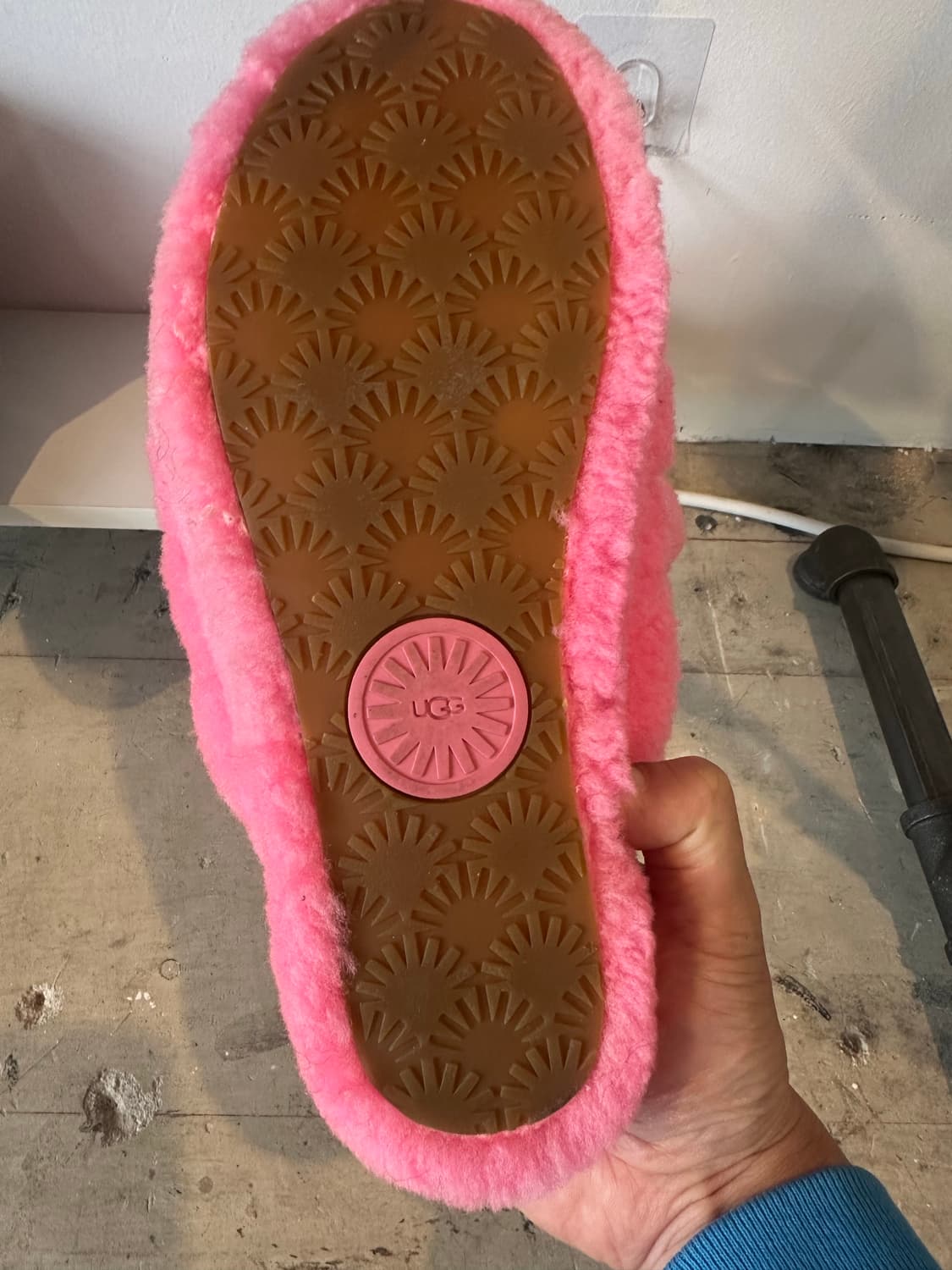 UGG 핑크 플러피 샌들 상품이미지4