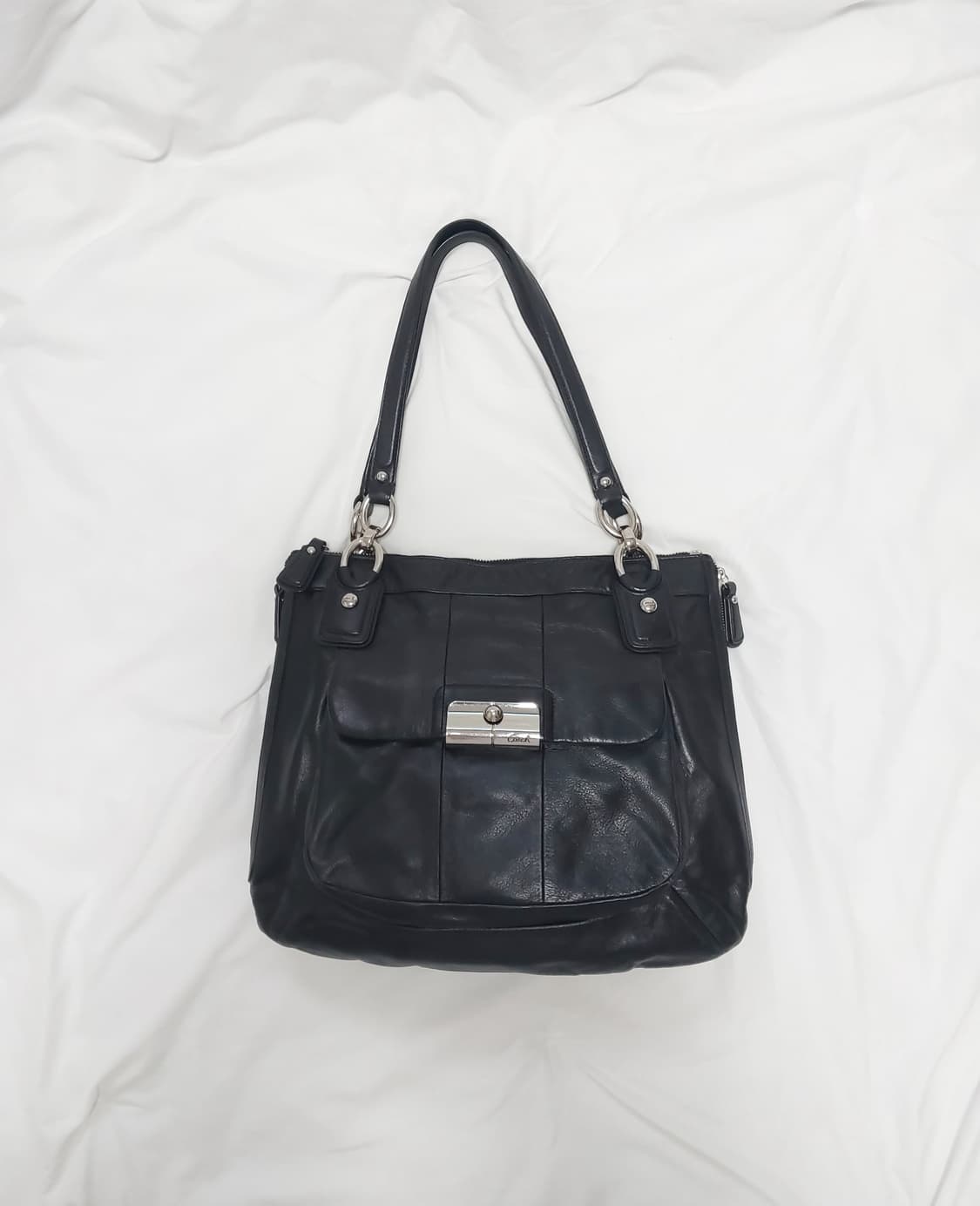 데일리🖤//COACH 코치 크리스틴 올블랙 레더 숄더백 상품이미지2