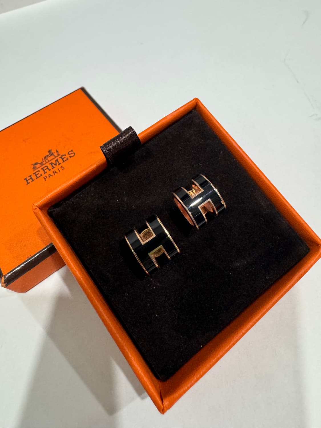 에르메스 팝아슈 귀걸이 블랙/골드 정품 상품이미지1