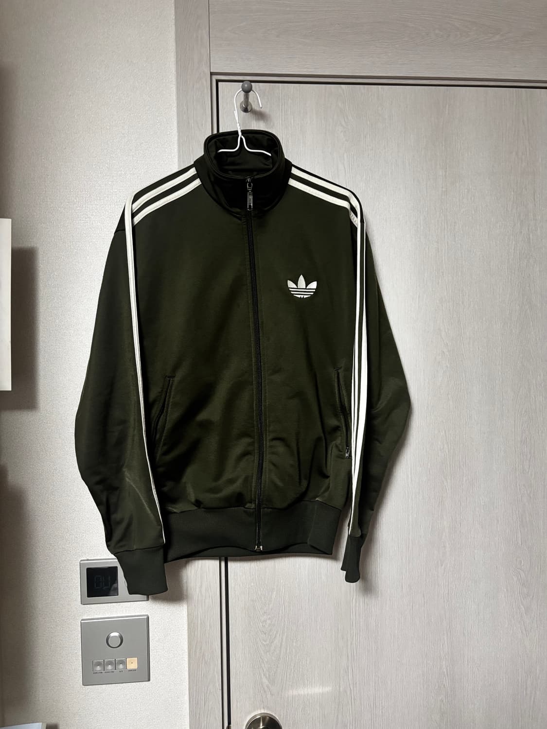 (해외)아디다스 파이어버드 올리브카키 트랙탑 져지 상품이미지1