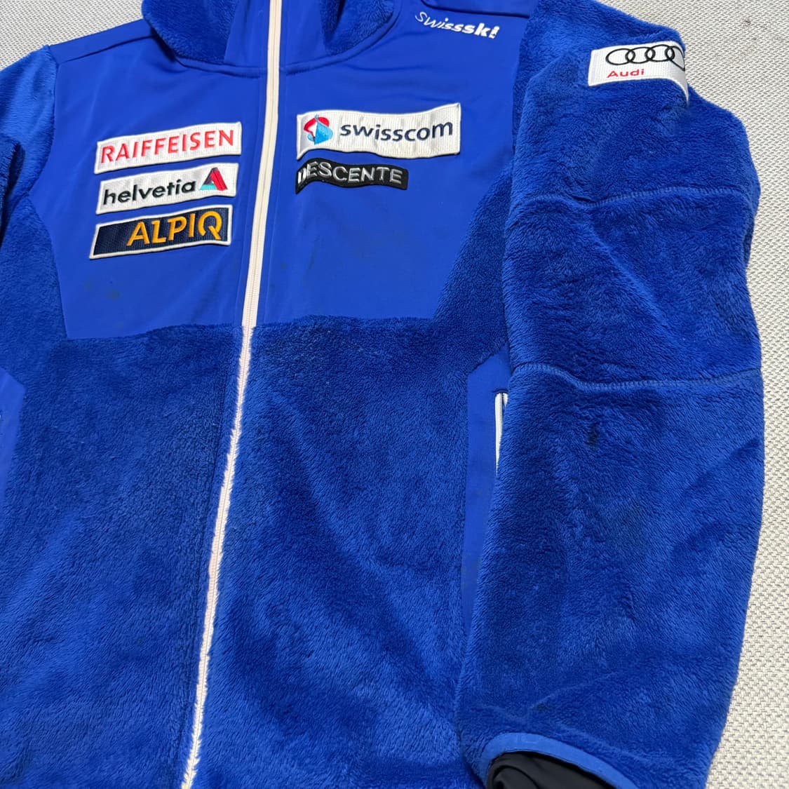 데상트 아우디 플리스 후드집업 자켓 상품이미지4