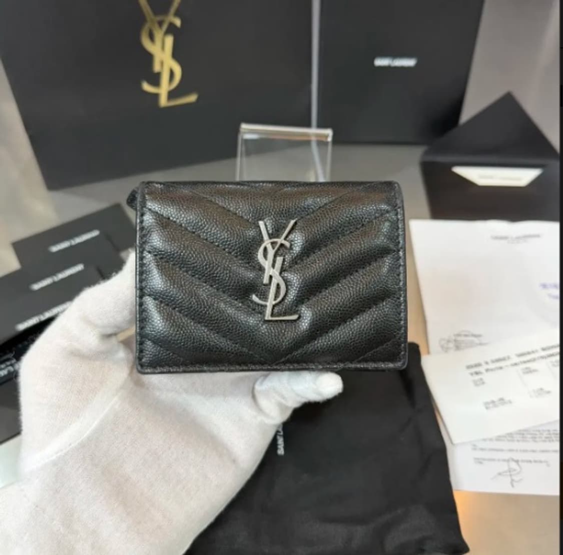 [정품] 생로랑 YSL 모노그램 마틀라쎄 스몰 반지갑 (블랙 / OS) 상품이미지2