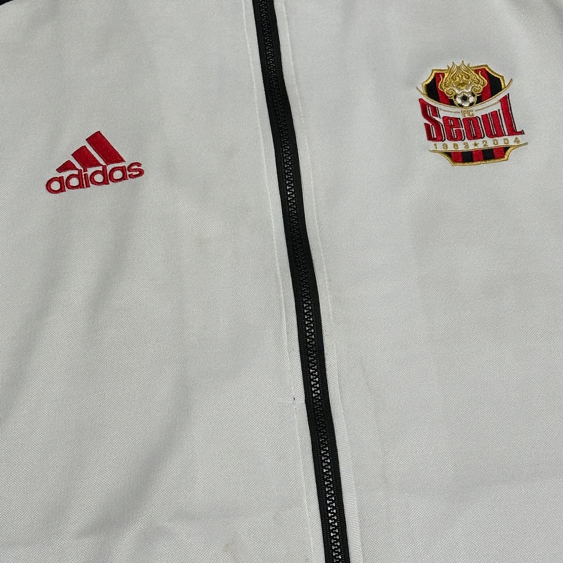 110 아디다스 FC서울 화이트 블랙 배색 트랙탑 상품이미지7
