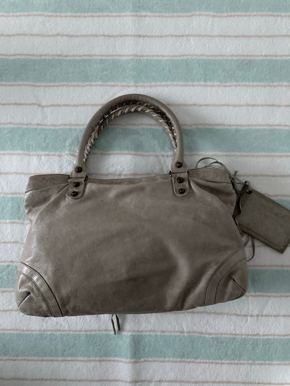 발렌시아가 시티 모터백 그레이  상품이미지4