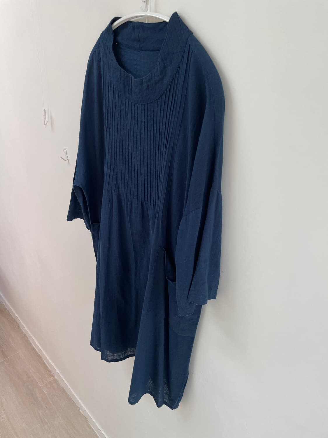 네이비 코튼 핀턱 원피스 상품이미지3