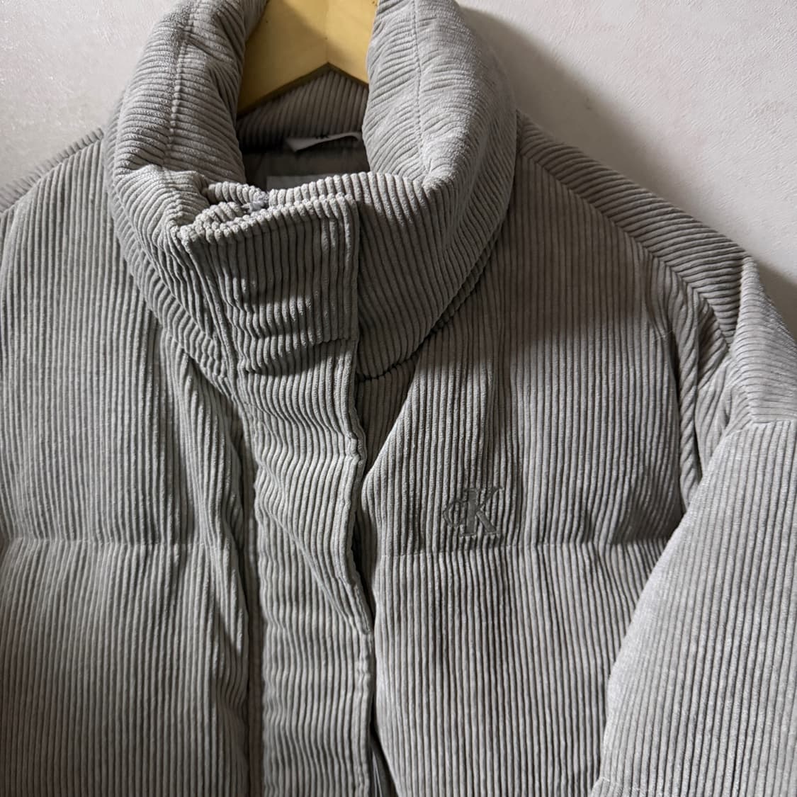 캘빈클라인 코듀로이 오버핏 다운점퍼 XS (프리) 상품이미지2