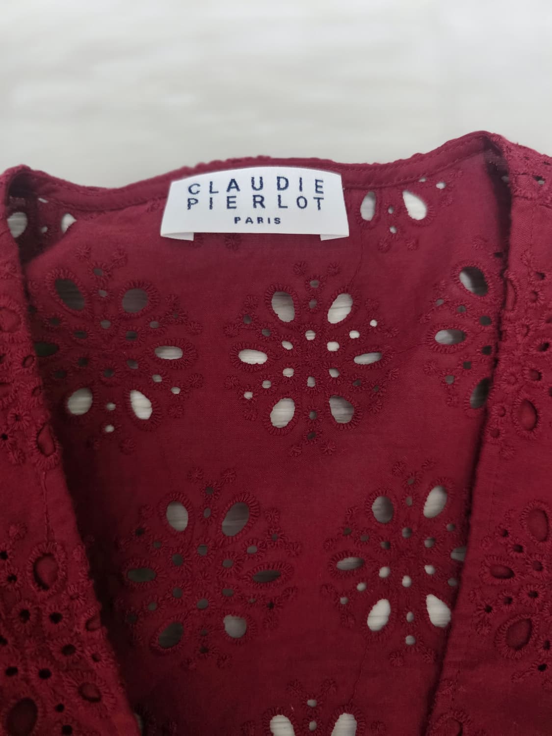 끌로디피에로 Claudie Pierlot 유기농 코튼 아일렛 랩 블라우스 상품이미지6