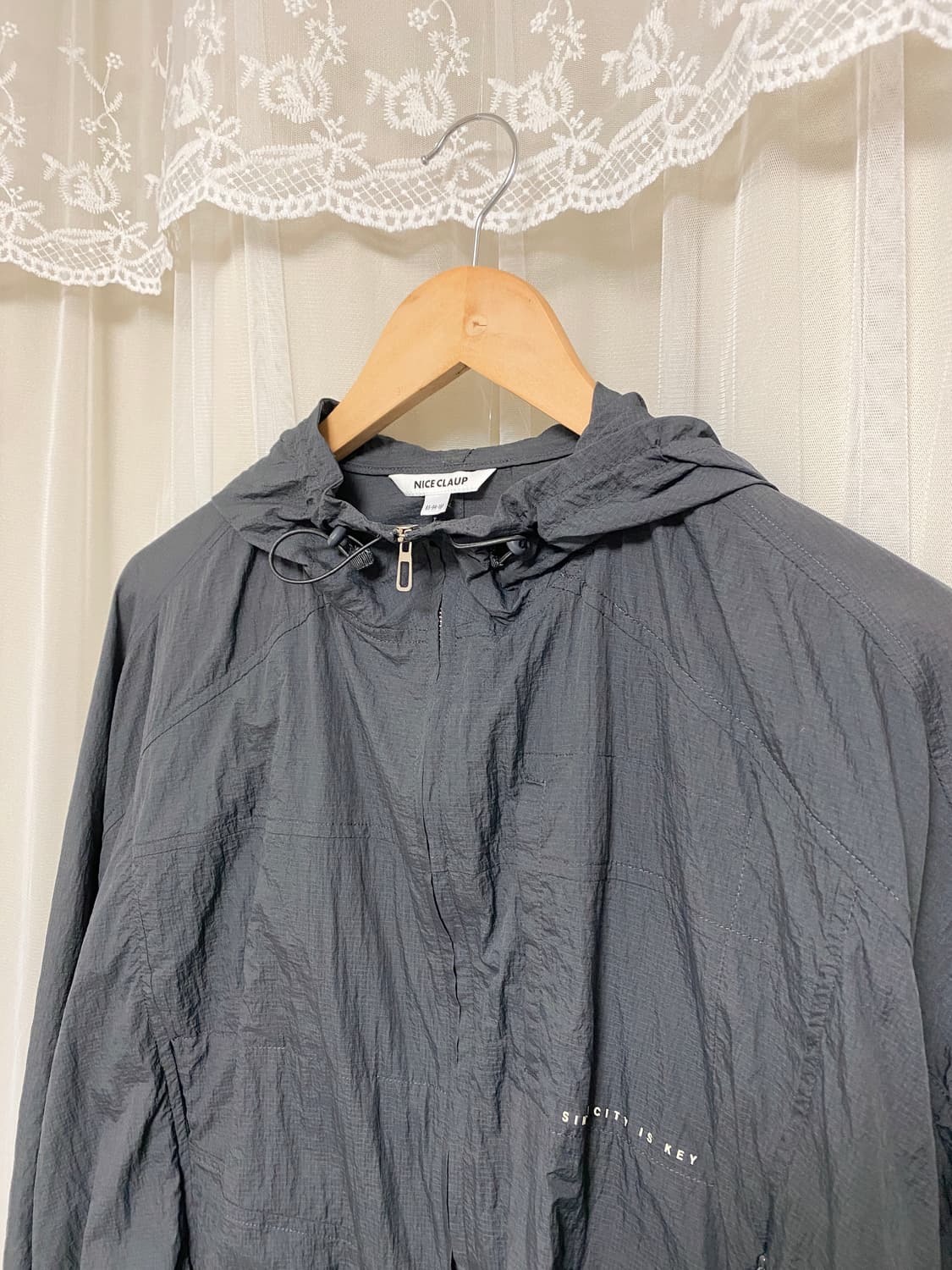 나이스클랍 나일론 아노락 지퍼 집업 셔링 스트링 후드 바람막이 점퍼 상품이미지2