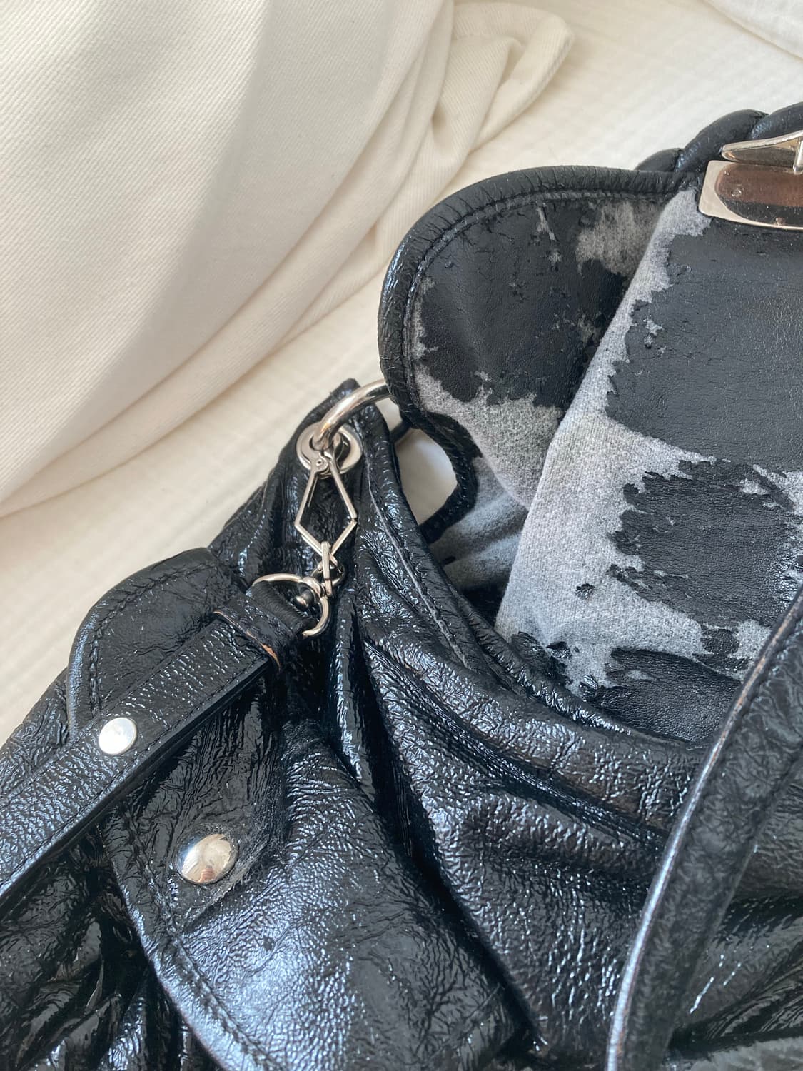 미우미우 블랙 숄더 크로스 백 상품이미지4