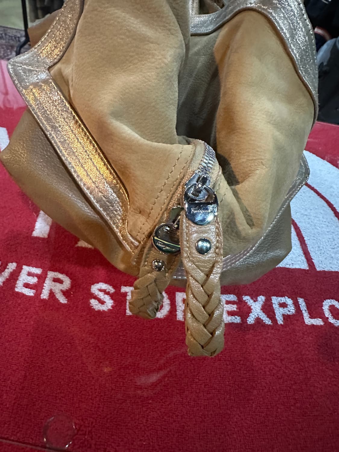 페레가모 가죽 베이지 숄더백 상품이미지6