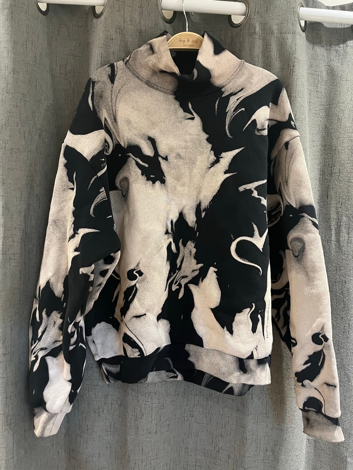 ALEXANDER WANG 하트 프린팅 모크넥 상품이미지1