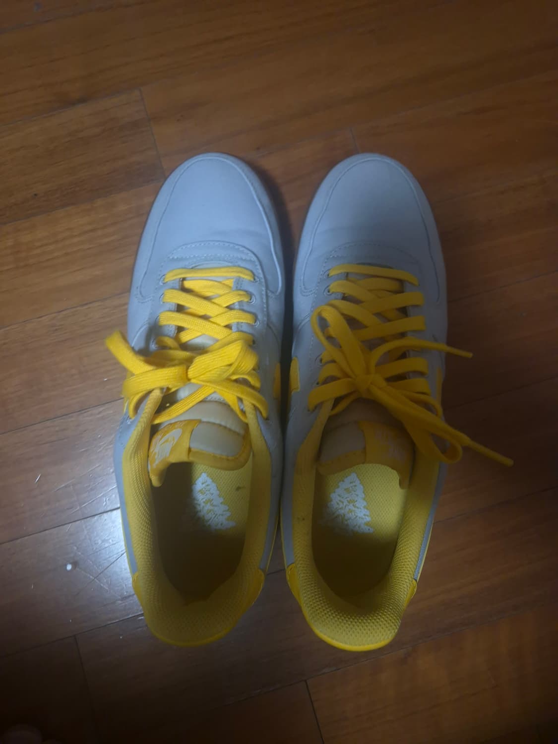 나이키 에어포스 1 TXT 옐로우 라이트 본 285 상품이미지4