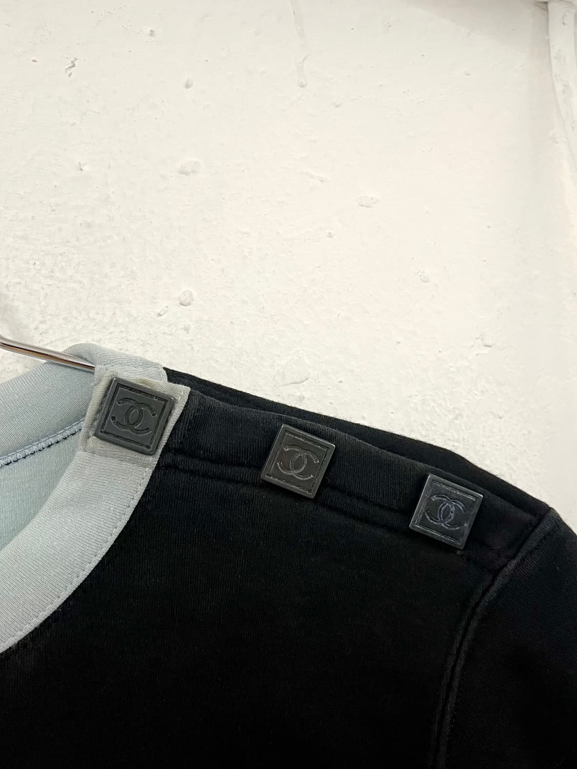 샤넬 2003 버튼 포켓 링거 티셔츠 상품이미지3