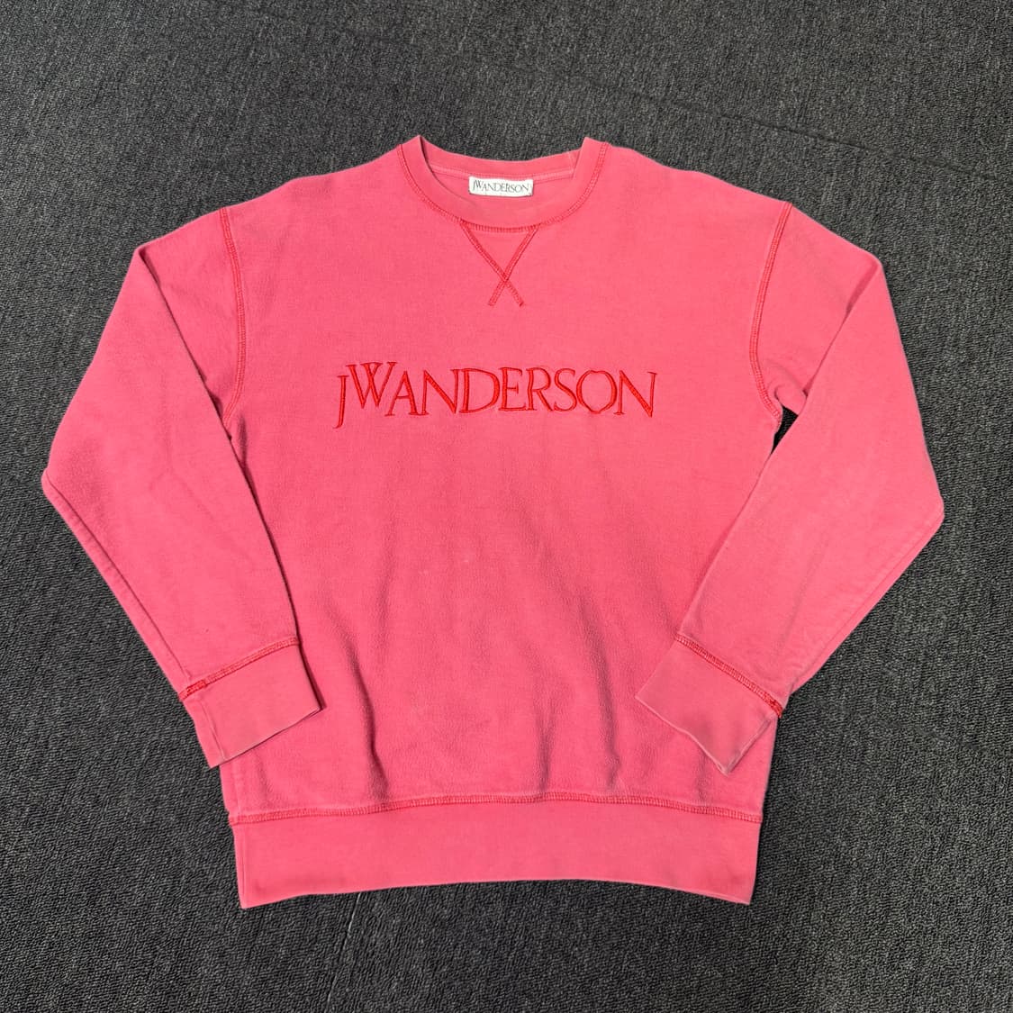 JW앤더슨 로고 맨투맨  상품이미지1