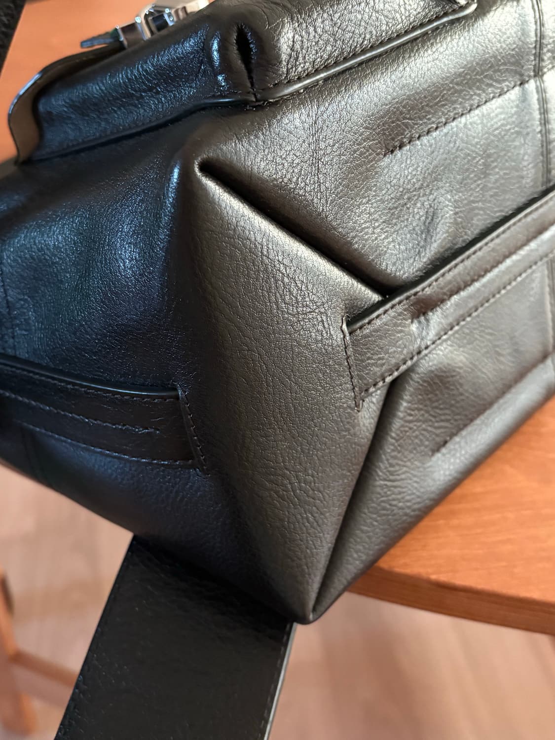 르메르 기어백 미디움 에스프레소 상품이미지5