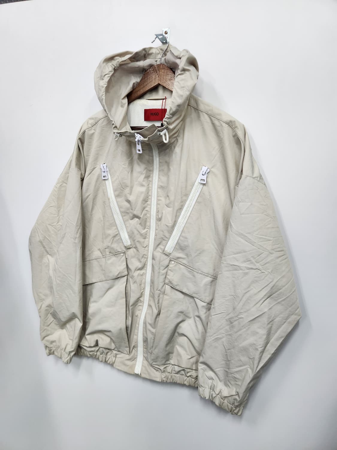 휴고보스 아이보리 바람막이 상품이미지3