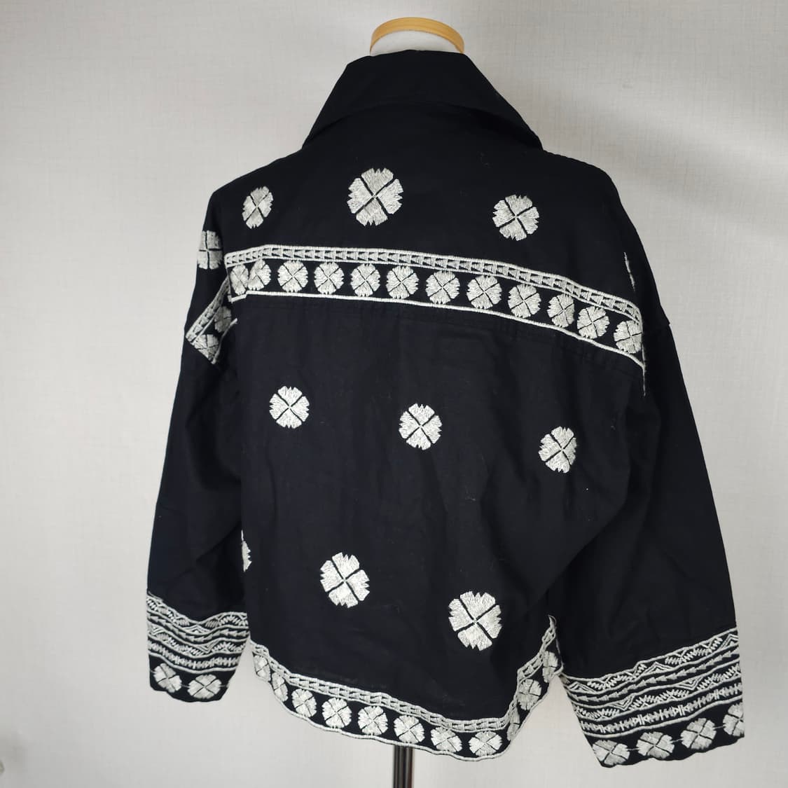 자라 자수 린넨 자켓 여성66사이즈  상품이미지4