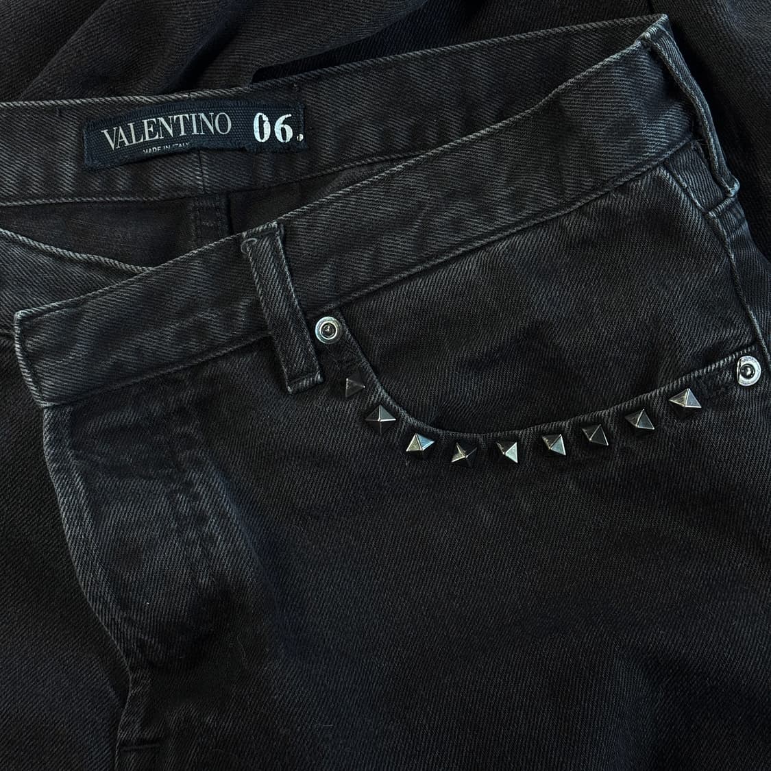 발렌티노 락스터드 블랙 데님 진 상품이미지3