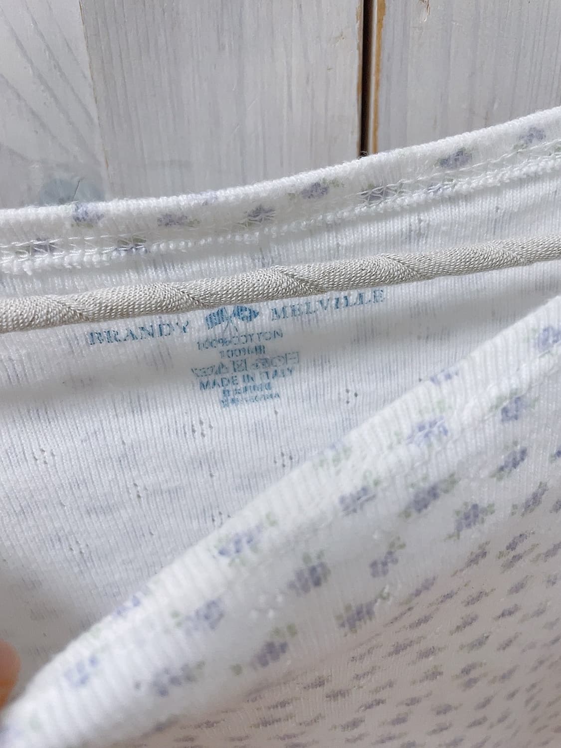 브랜디멜빌 7부 플로럴 화이트 티셔츠 상품이미지3