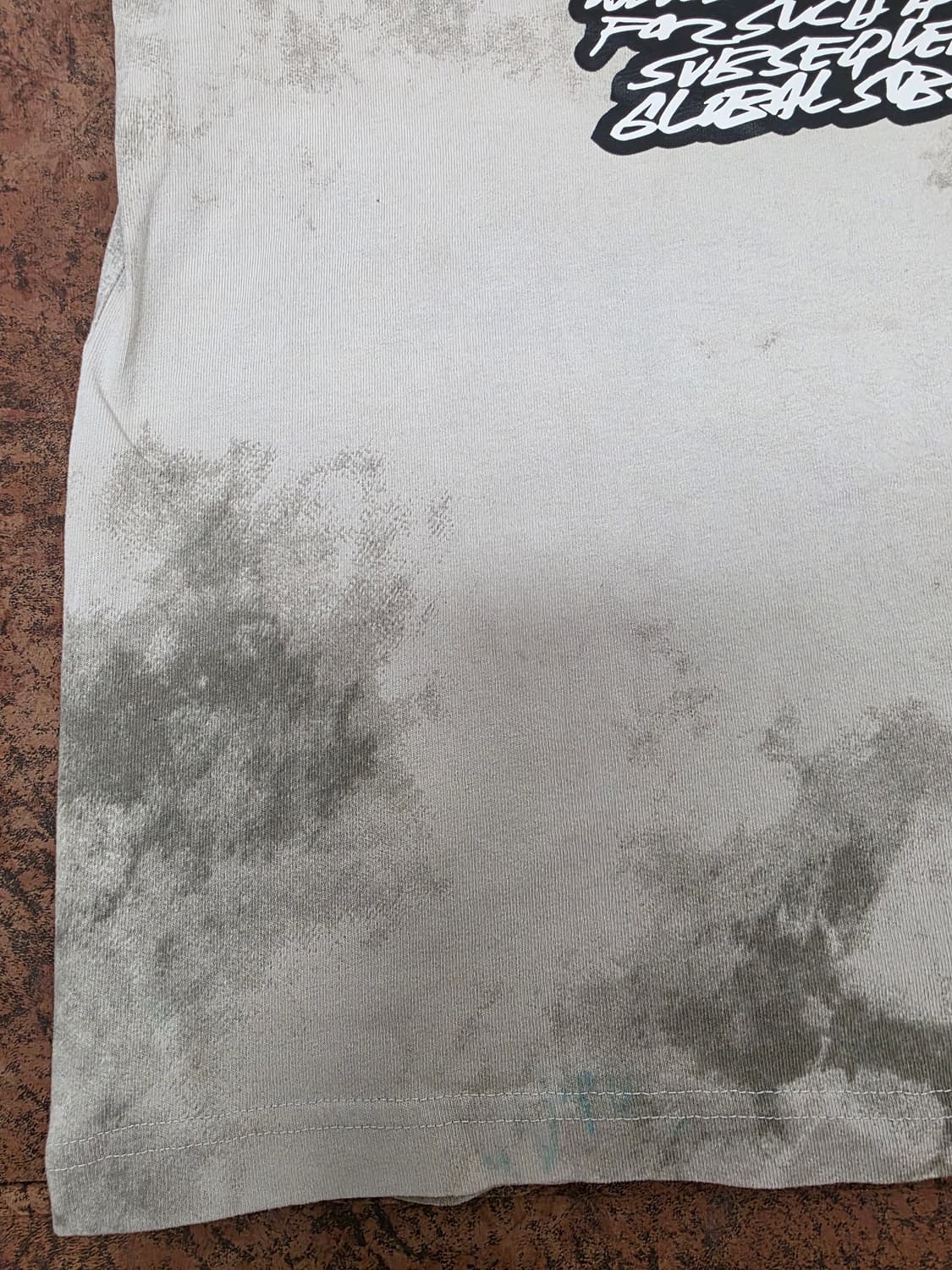 유니클로 x 퓨추라 타이다이 반팔티 M 상품이미지5