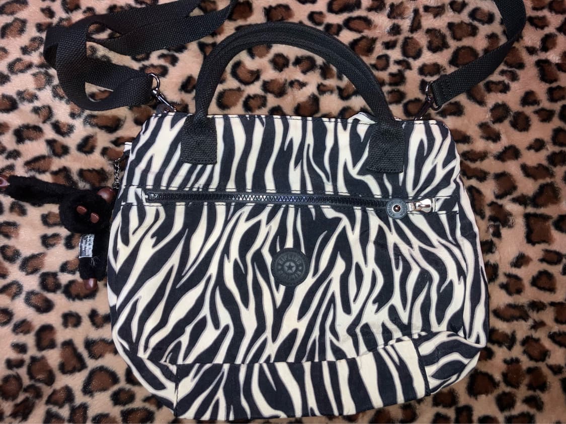키플링 지브라 크로스백 상품이미지1