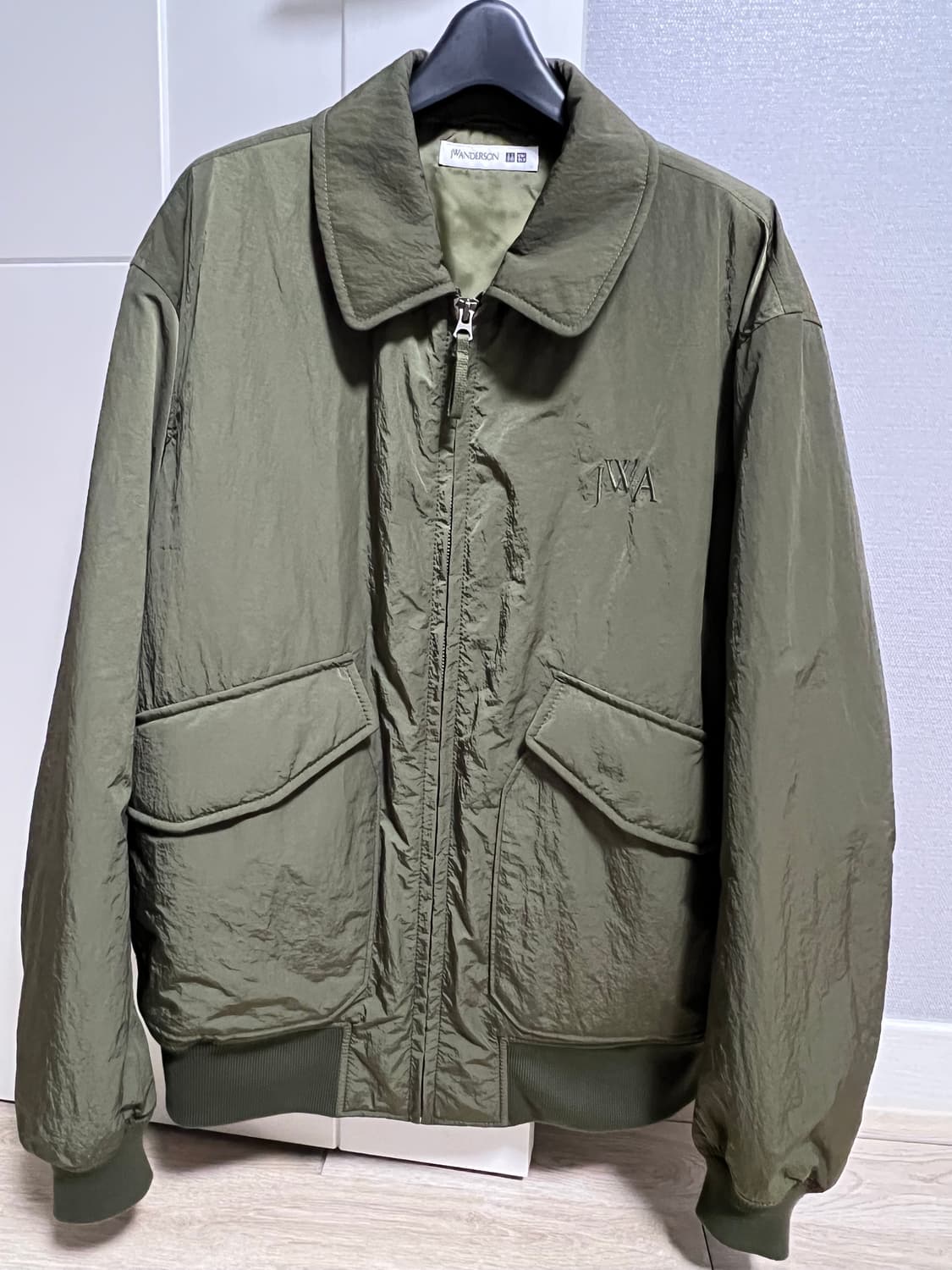 유니클로 JW앤더슨 봄버 판매합니다. 상품이미지1