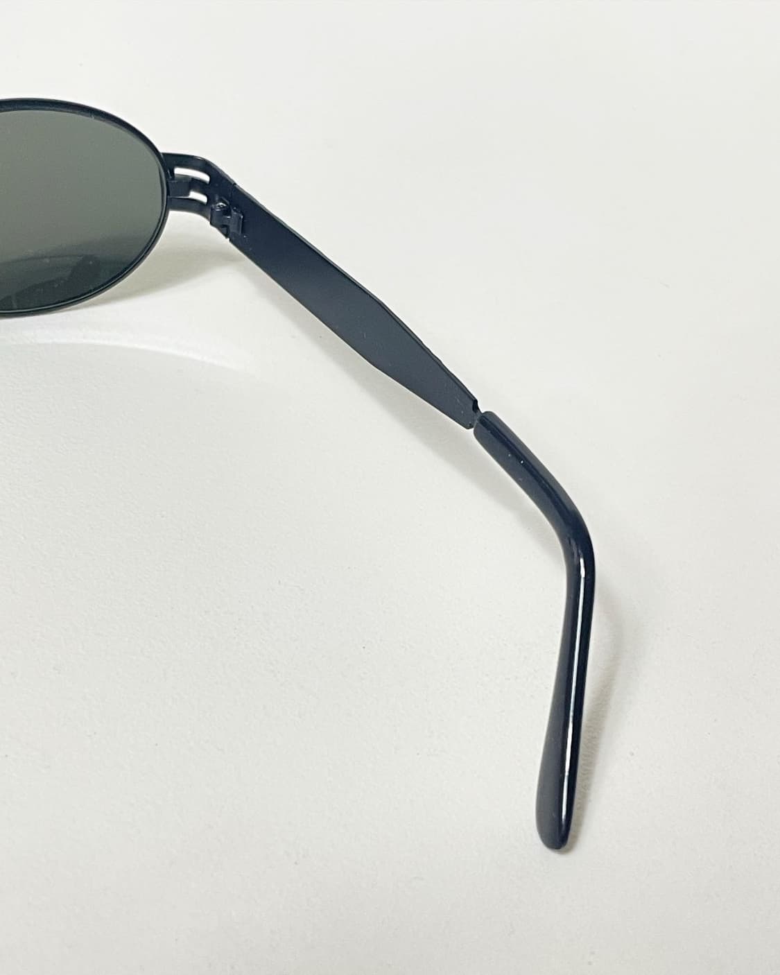 90s 이태리제 라운드 프레임 블랙 빈티지 선글라스 상품이미지5