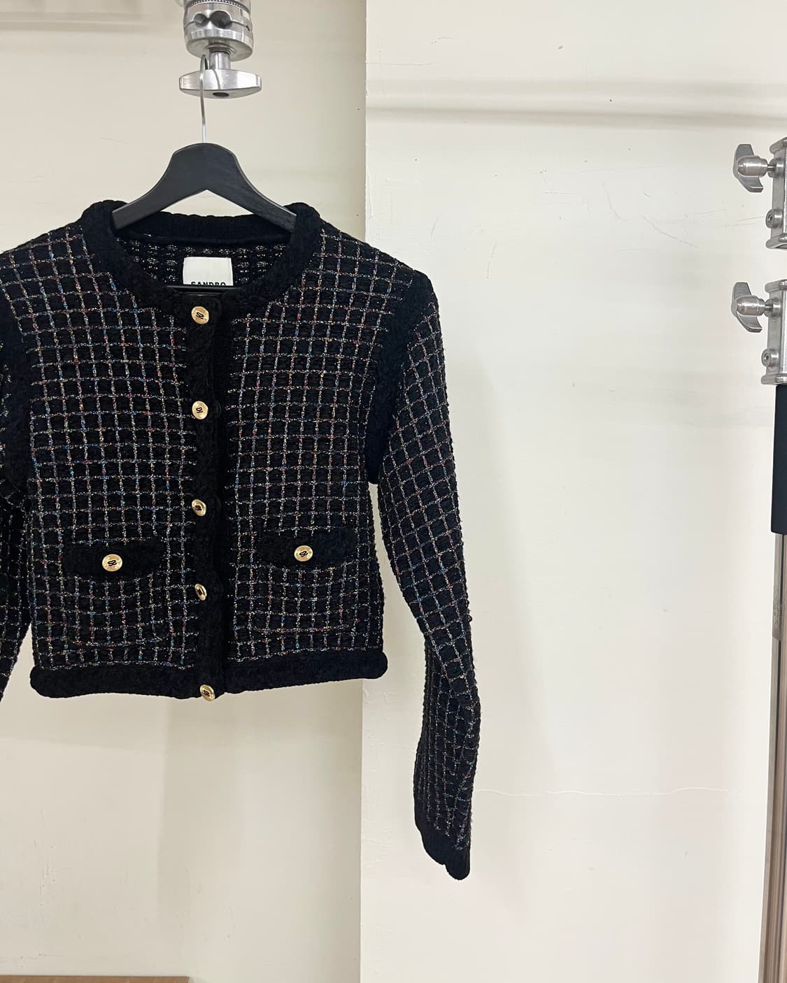 산드로 블랙 크롭드 트위드 자켓 상품이미지4