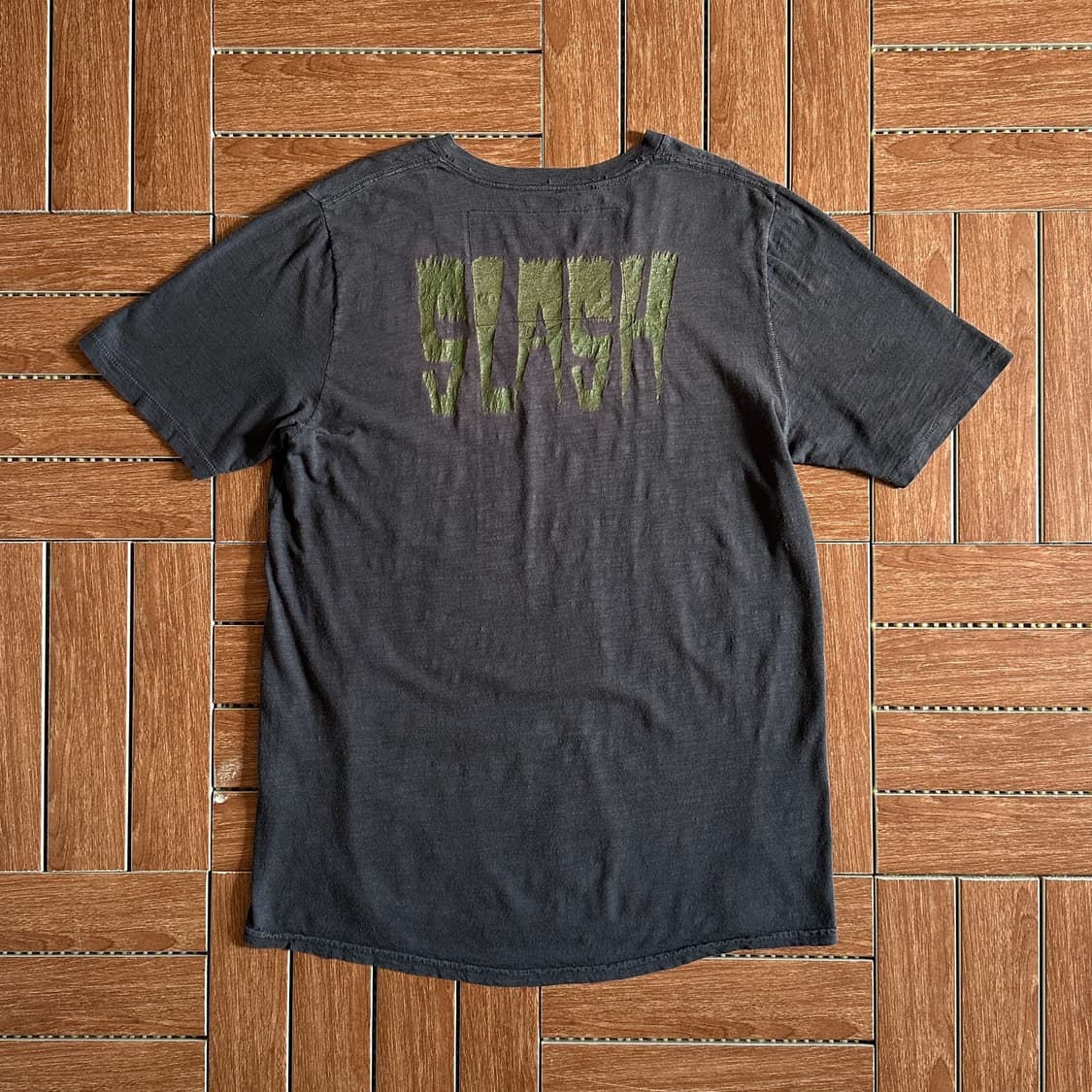 November ‘Slash’ v-neck cotton 1/2 tee 상품이미지2