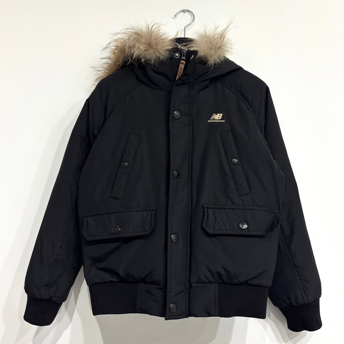 뉴발란스 라쿤퍼 여성 패딩 상품이미지1