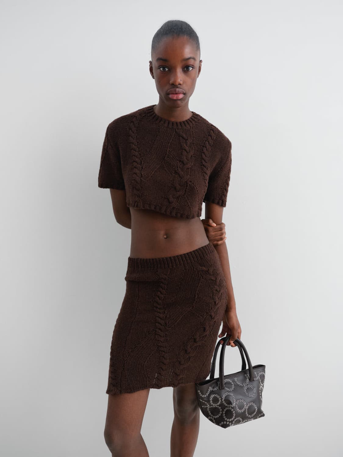 [S,M,L]기마구아스 Julita 꽈배기 크롭 니트/브라운 상품이미지2