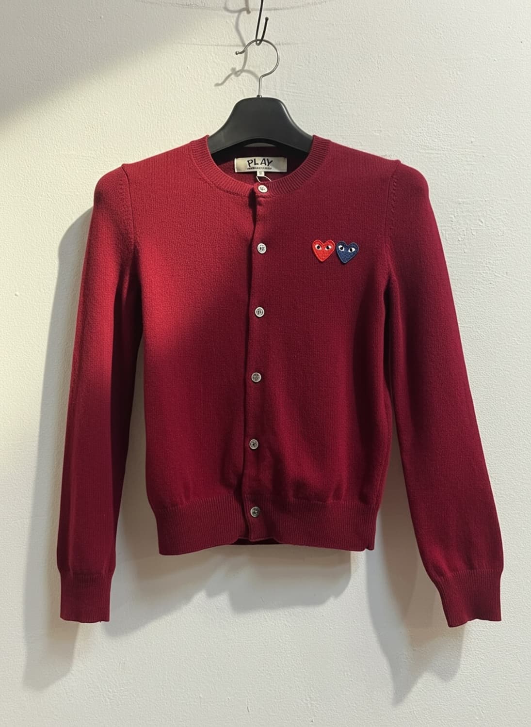 꼼데 가르송 플레이 더블 하트 패치 가디건 상품이미지1