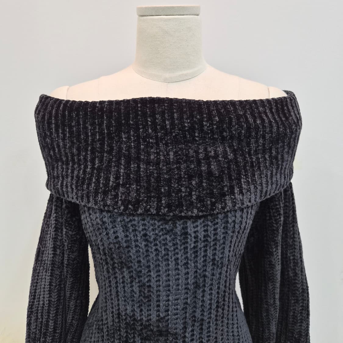 AZUL by MOUSSY 벨벳 오프숄더 니트 원피스 상품이미지2