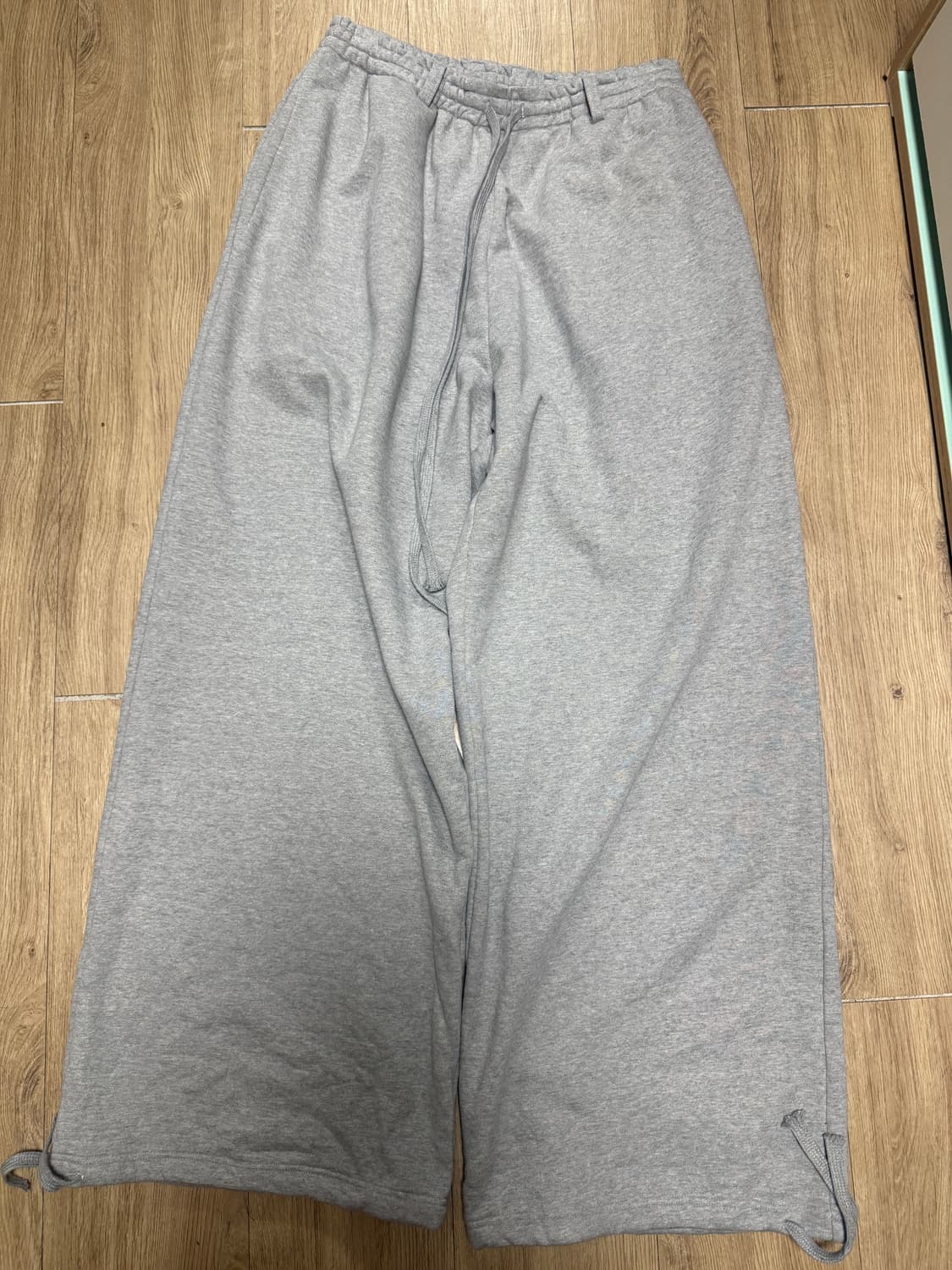 에모스탠스클럽 벨트 루프 스웻팬츠 MEGA 상품이미지1