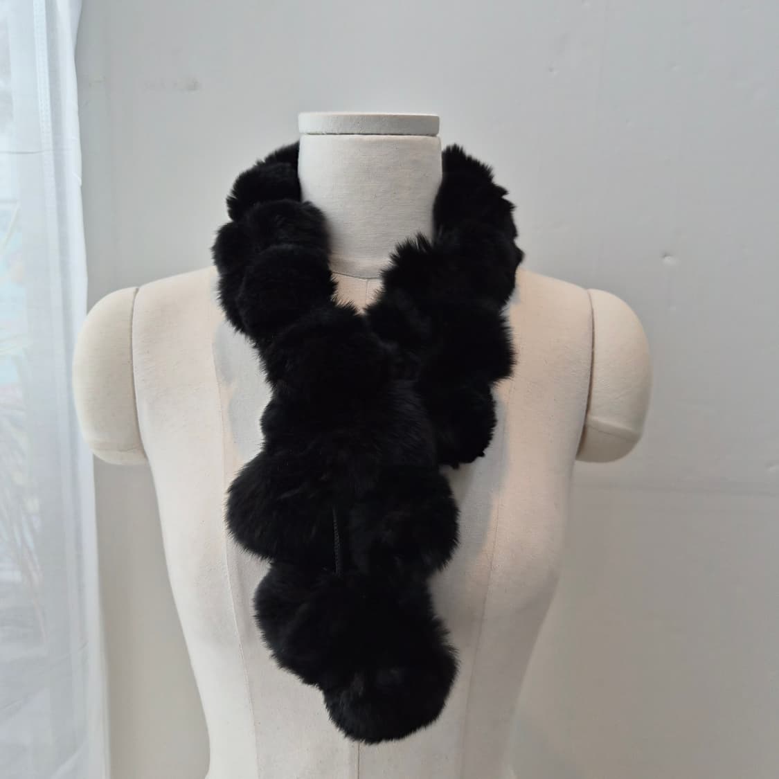 블랙 리얼 렉스 토끼퍼 폼폼 머플러 상품이미지1