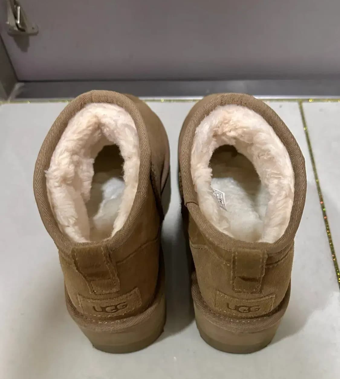 UGG 어그 클래식 울트라 미니 플랫폼 부츠 240 US7 상품이미지1