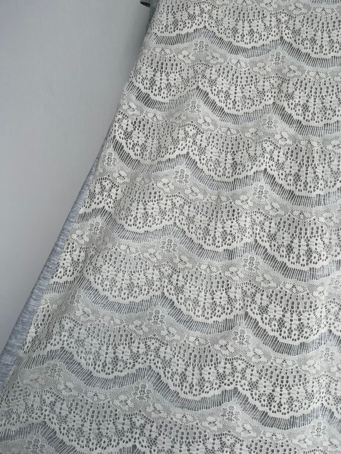 그레이 캉캉 레이스 티셔츠 상품이미지2