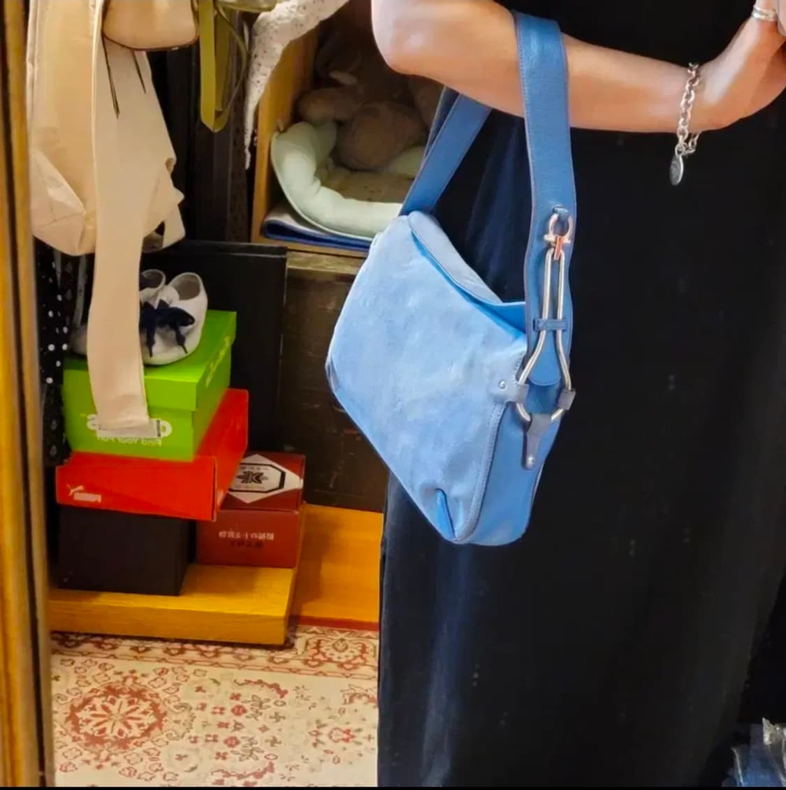 살바토레 페라가모 간치니 금장로고 숄더백 상품이미지9