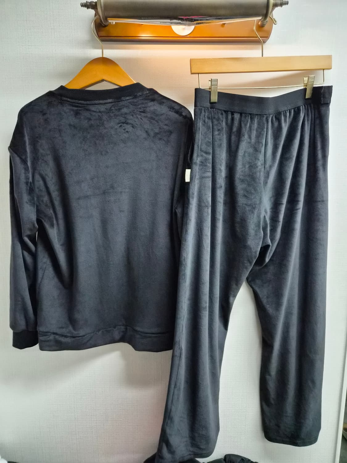 XL) 퓨마 벨벳 트레이닝 셋업 팝니다 상품이미지2