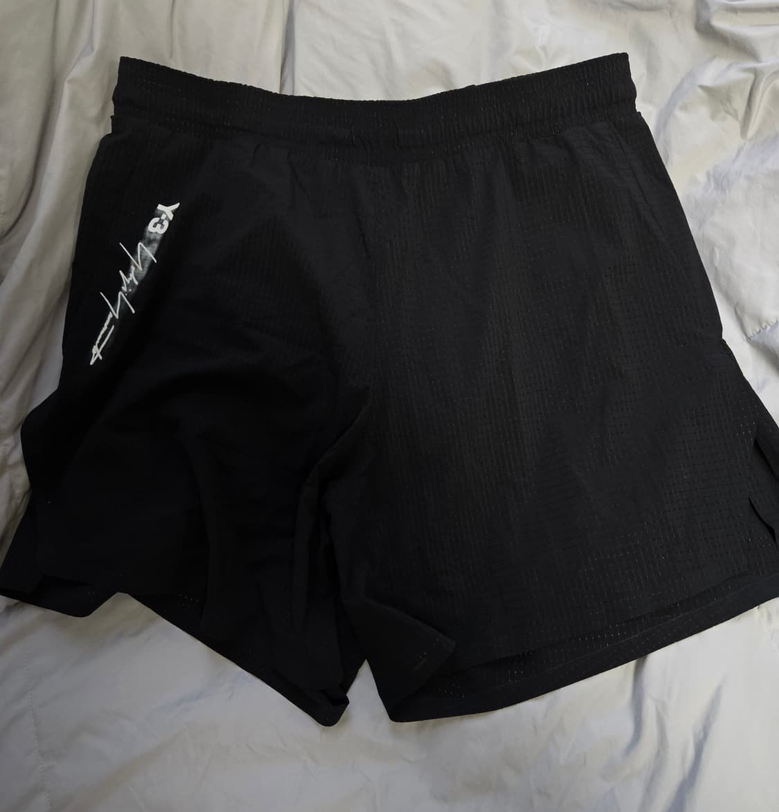 Y-3 러닝쇼츠 상품이미지1